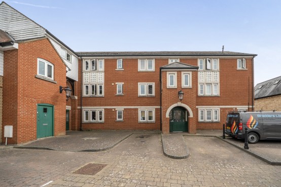 Coopers Court, Shefford, Bedfordshire