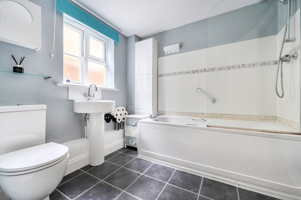 Coopers Court, Shefford, Bedfordshire