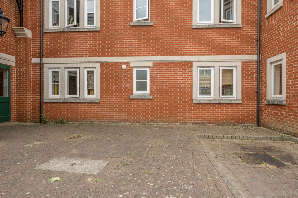 Coopers Court, Shefford, Bedfordshire