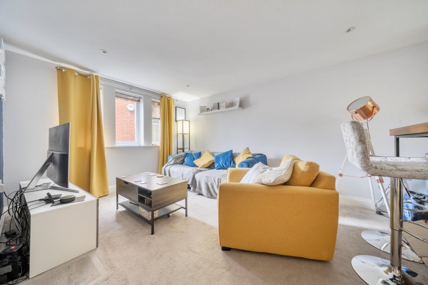 2 bedroom Flat for Sale Coopers Court, Shefford, Bedfordshire