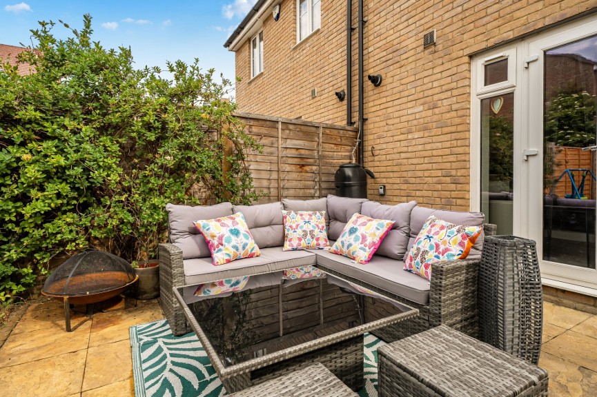 3 bedroom House for Sale Juniper Mead, Stotfold, Bedfordshire