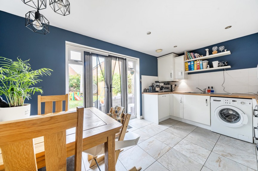 3 bedroom House for Sale Juniper Mead, Stotfold, Bedfordshire