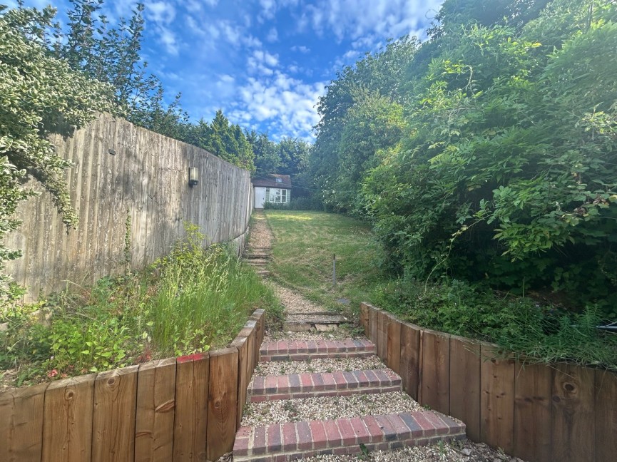 2 bedroom House for Letting High Street, Tingrith, Bedfordshire