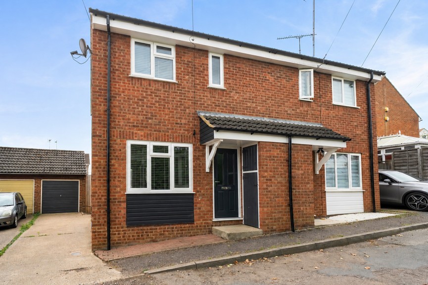 2 bedroom House for Sale Long Close, Lower Stondon, Bedfordshire