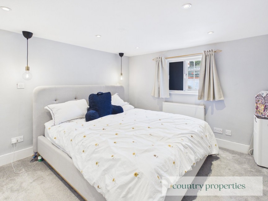 2 bedroom House for Sale Lemsford, Welwyn Garden City, Hertfordshire