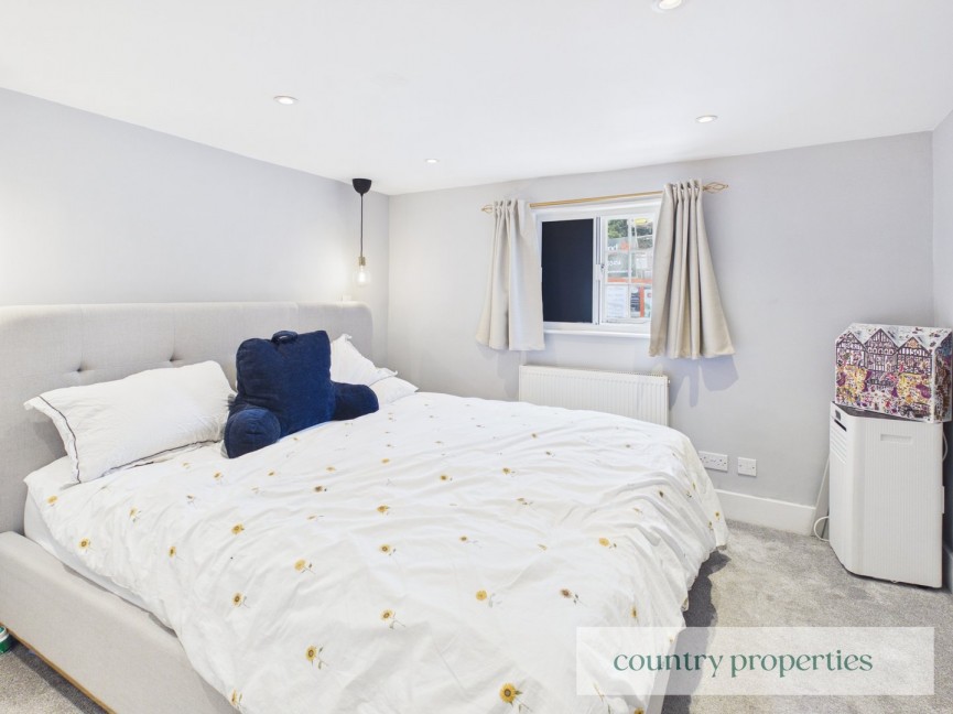 2 bedroom House for Sale Lemsford, Welwyn Garden City, Hertfordshire