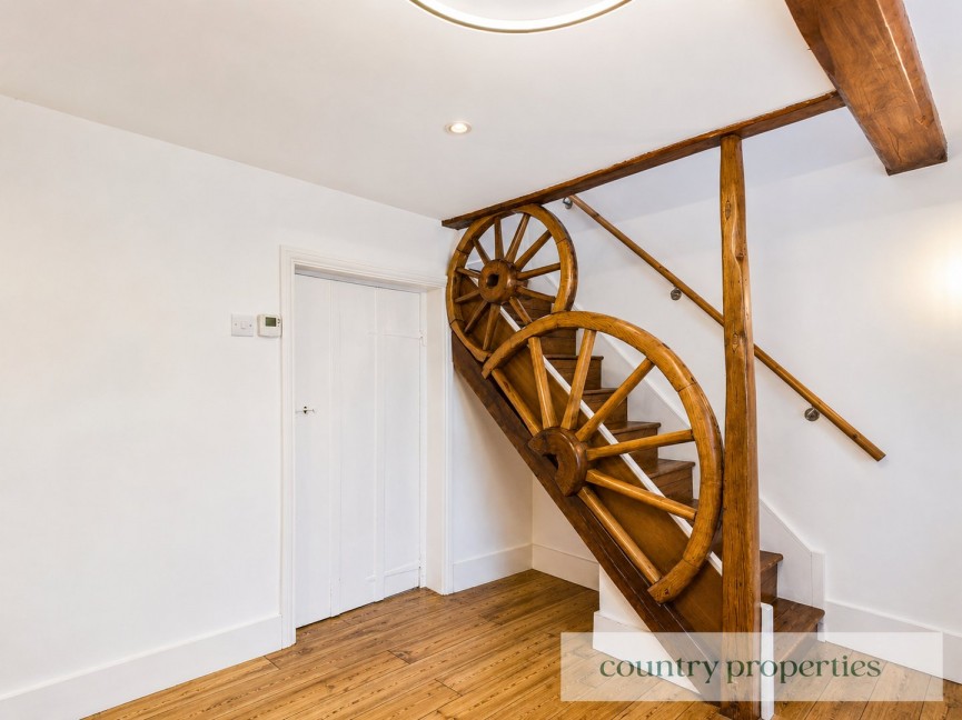 2 bedroom House for Sale Lemsford, Welwyn Garden City, Hertfordshire