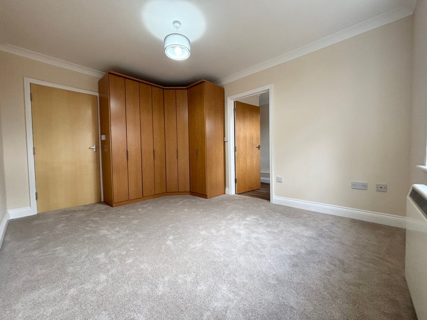 2 bedroom Flat for Letting Baldock Street, Royston, Hertfordshire