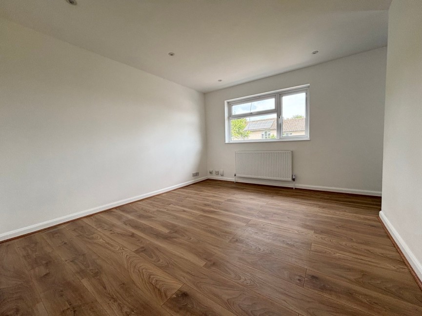 2 bedroom Flat for Letting Chaucer Way, Hitchin, Hertfordshire