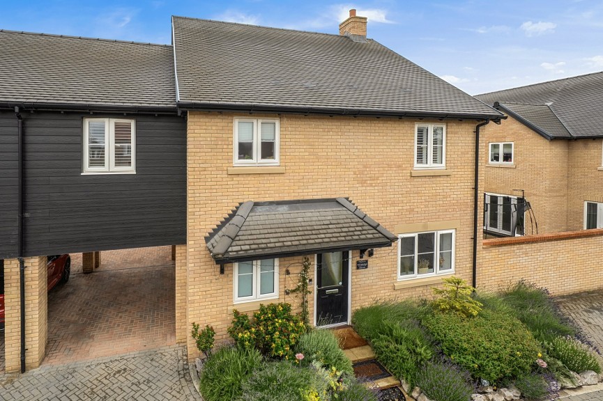 4 bedroom House for Sale Gudgeon Meadow, Arlesey, Bedfordshire
