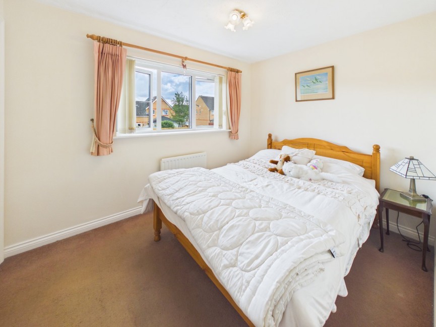 3 bedroom House for Sale Fennel Drive, Biggleswade, Bedfordshire
