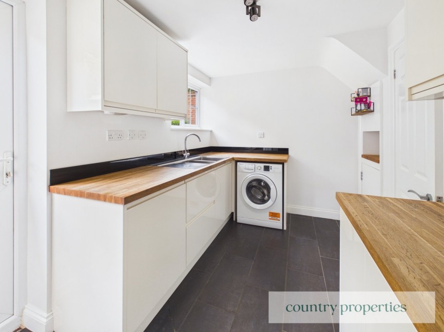 3 bedroom House for Letting Longcroft Lane, Welwyn Garden City, Hertfordshire