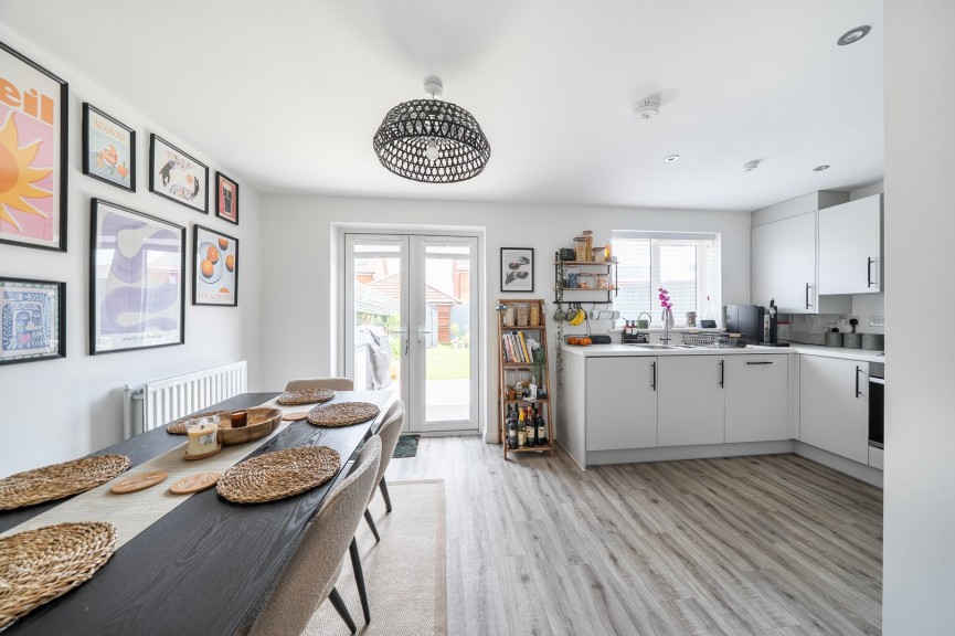 3 bedroom House for Sale Pomona Way, Shefford, Bedfordshire