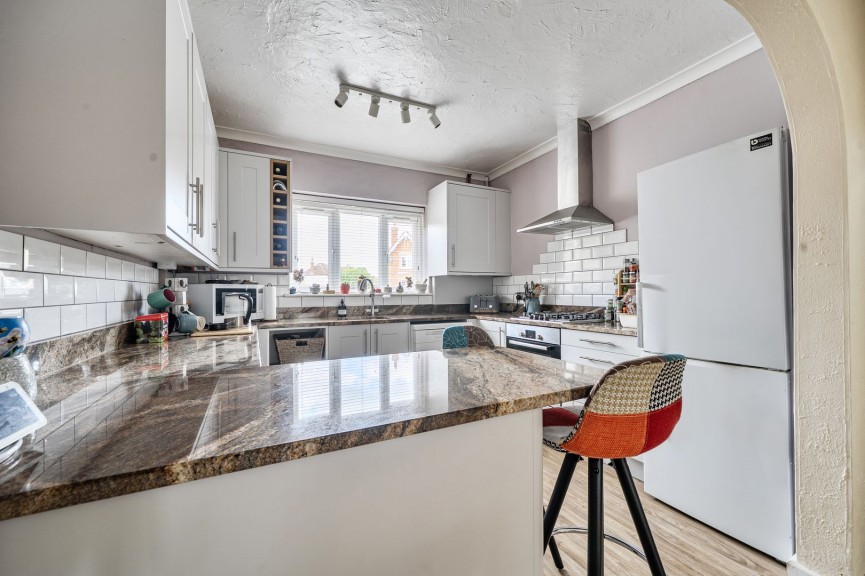 2 bedroom Bungalow for Sale Church Road, Stotfold, Bedfordshire
