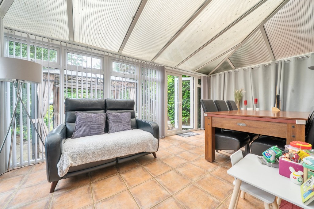 Lucas Way, Shefford, Bedfordshire