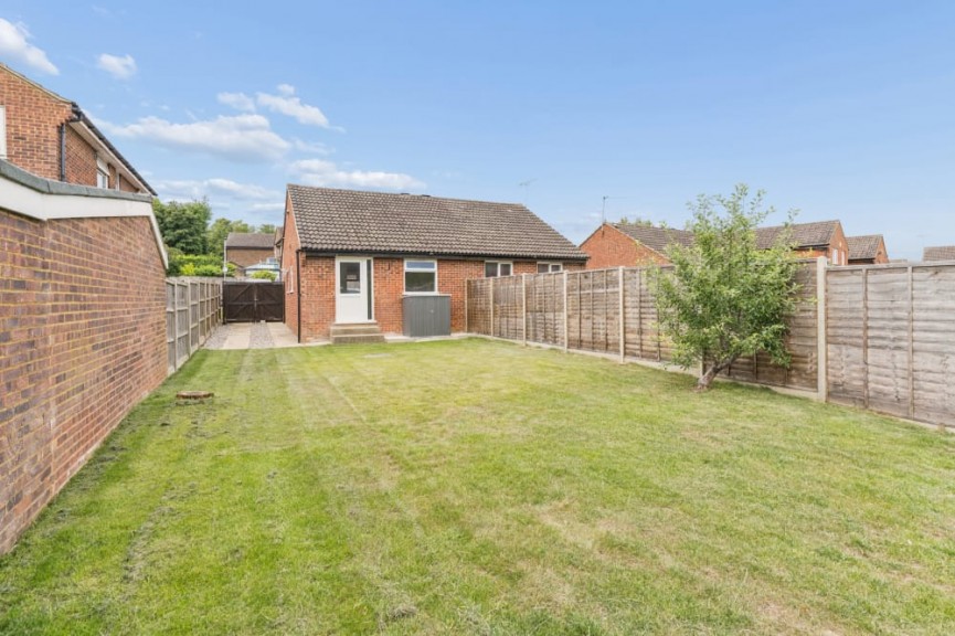 2 bedroom Bungalow for Sale Browning Drive, Hitchin, Hertfordshire