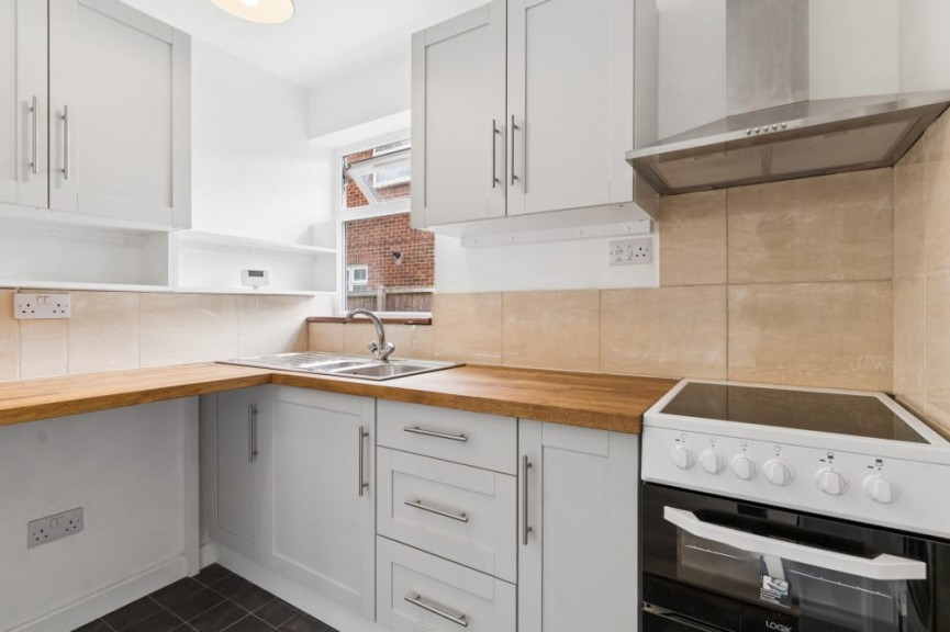 2 bedroom Bungalow for Sale Browning Drive, Hitchin, Hertfordshire