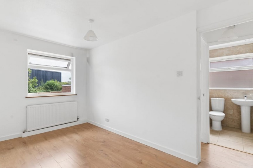 2 bedroom Bungalow for Sale Browning Drive, Hitchin, Hertfordshire