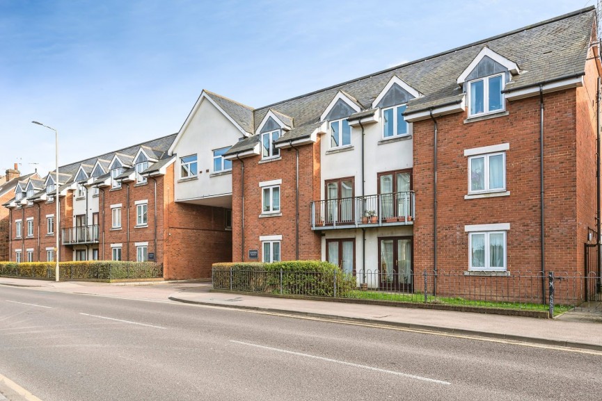 1 bedroom Flat for Sale Walsworth Road, Hitchin, Hertfordshire