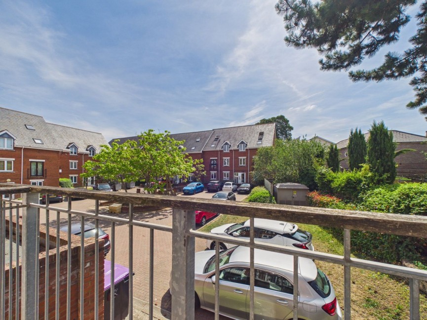 1 bedroom Flat for Sale Walsworth Road, Hitchin, Hertfordshire