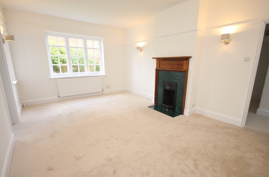 2 bedroom Flat for Sale Sollershott East, Letchworth Garden City, Hertfordshire