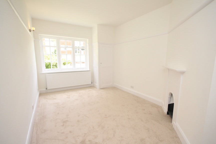 2 bedroom Flat for Sale Sollershott East, Letchworth Garden City, Hertfordshire