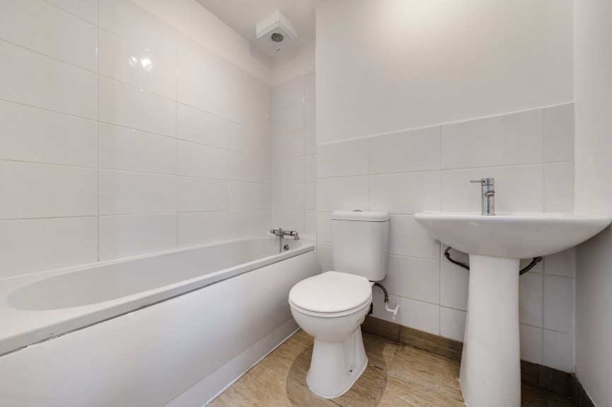 1 bedroom Flat for Sale Elgar Drive, Shefford, Bedfordshire