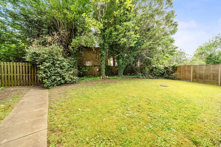 1 bedroom Flat for Sale Elgar Drive, Shefford, Bedfordshire