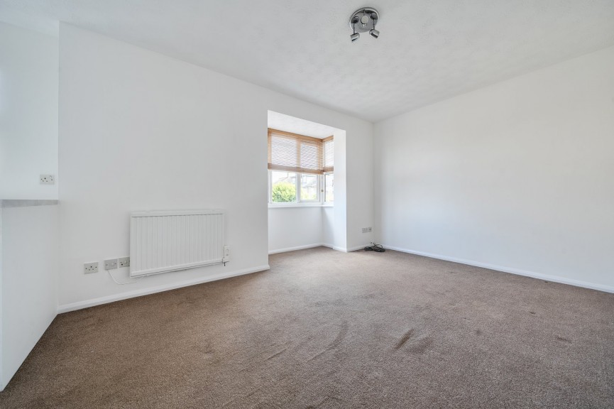 1 bedroom Flat for Sale Elgar Drive, Shefford, Bedfordshire