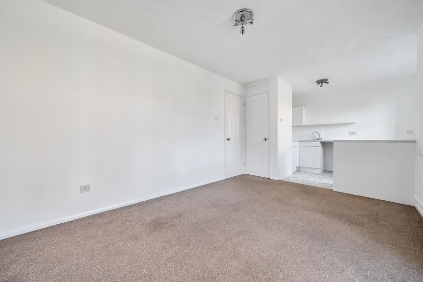 1 bedroom Flat for Sale Elgar Drive, Shefford, Bedfordshire
