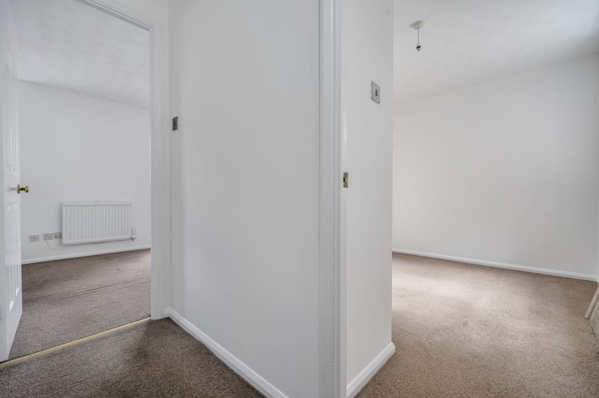 1 bedroom Flat for Sale Elgar Drive, Shefford, Bedfordshire