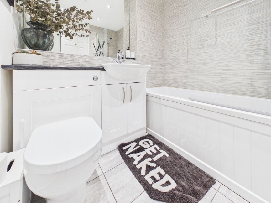 2 bedroom House for Sale Brunel Drive, Biggleswade, Bedfordshire