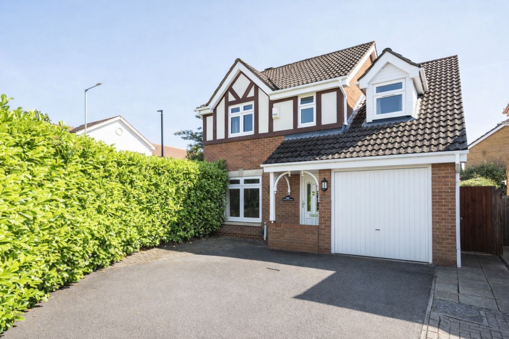 Churchill Way, Shefford, Bedfordshire