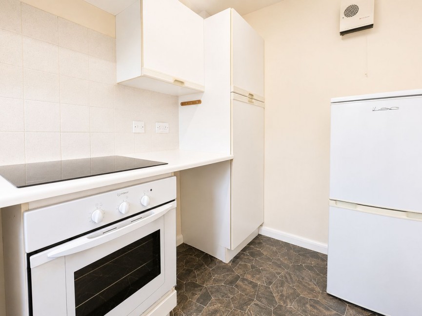 1 bedroom Flat for Sale Walsingham Close, Hatfield, Hertfordshire