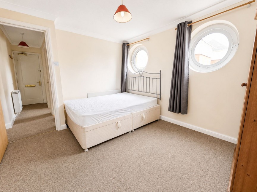 1 bedroom Flat for Sale Walsingham Close, Hatfield, Hertfordshire