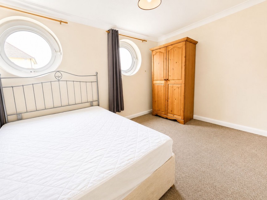 1 bedroom Flat for Sale Walsingham Close, Hatfield, Hertfordshire