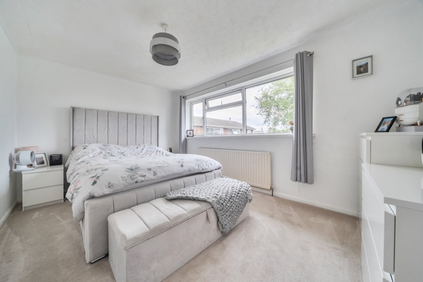 3 bedroom House for Sale Mowbray Crescent, Stotfold, Bedfordshire