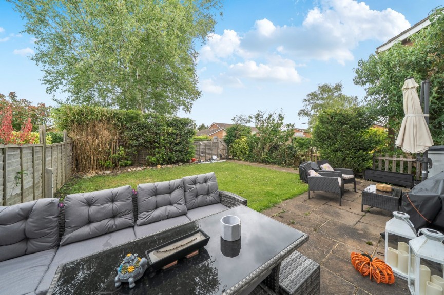 3 bedroom House for Sale Mowbray Crescent, Stotfold, Bedfordshire