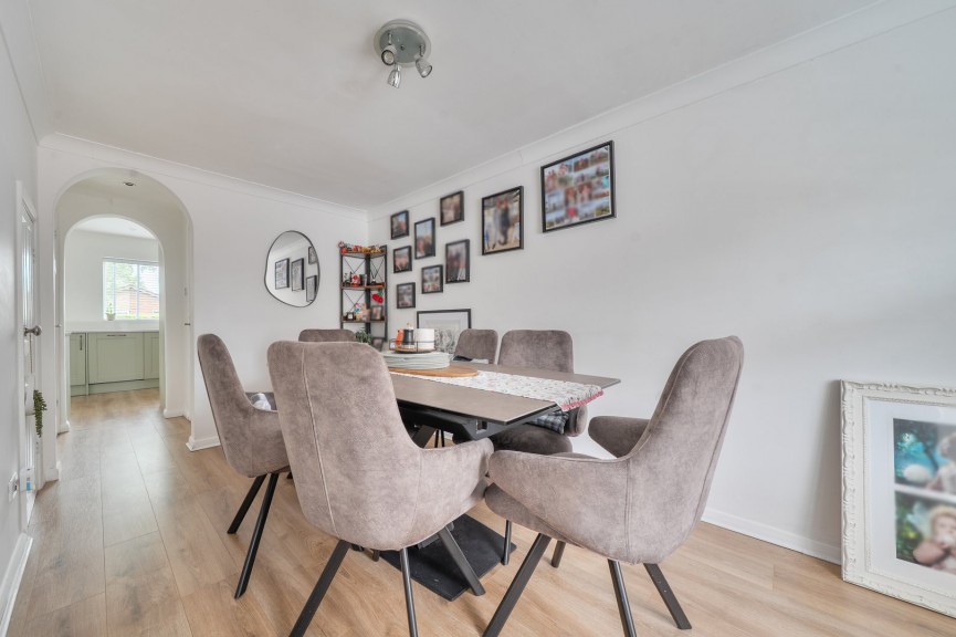 3 bedroom House for Sale Mowbray Crescent, Stotfold, Bedfordshire
