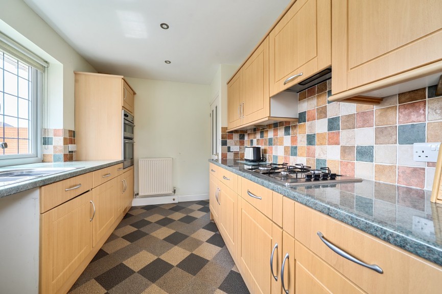 2 bedroom Bungalow for Sale Pix Road, Stotfold, Bedfordshire