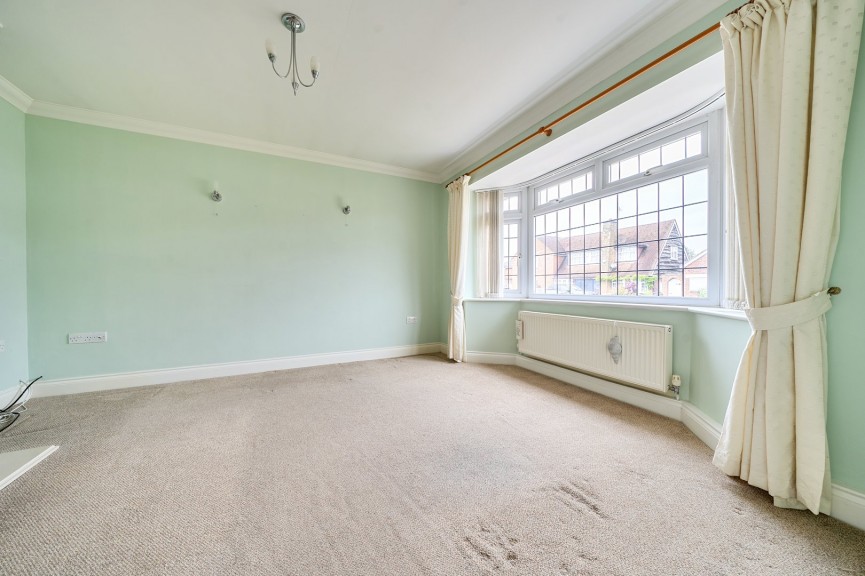 2 bedroom Bungalow for Sale Pix Road, Stotfold, Bedfordshire