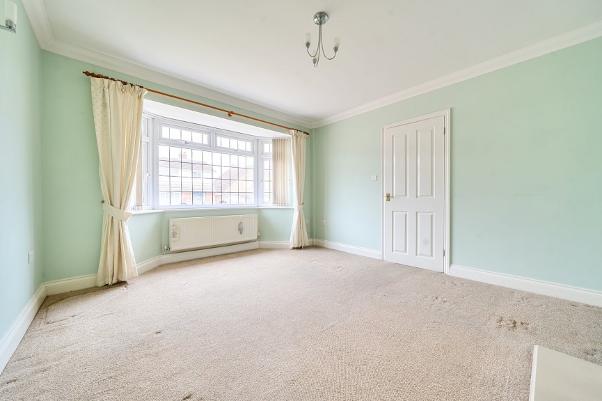 2 bedroom Bungalow for Sale Pix Road, Stotfold, Bedfordshire