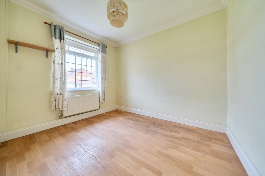 2 bedroom Bungalow for Sale Pix Road, Stotfold, Bedfordshire