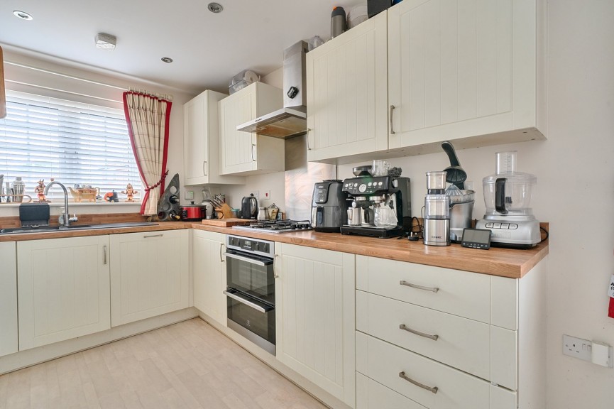 4 bedroom House for Sale Drovers Lane, Stotfold, Bedfordshire