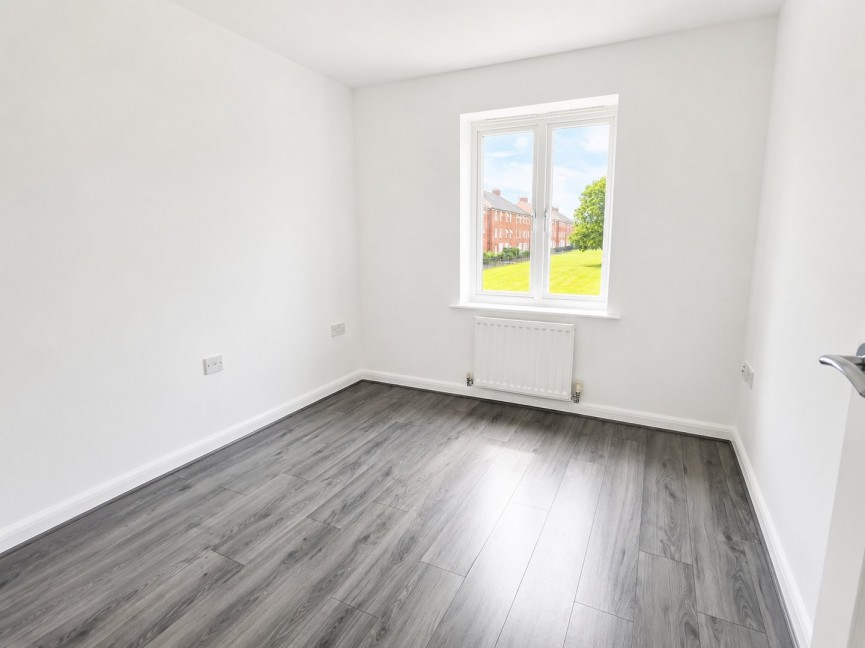 3 bedroom Flat for Sale Dragon Road, Hatfield, Hertfordshire