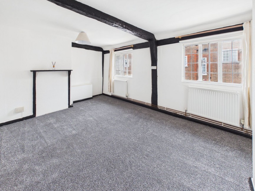 2 bedroom Flat for Sale Baldock, Herts