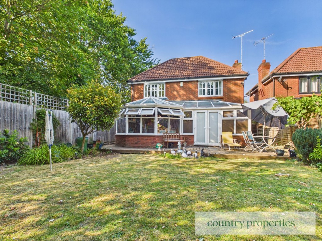 Cedar Walk, Welwyn Garden City, Hertfordshire