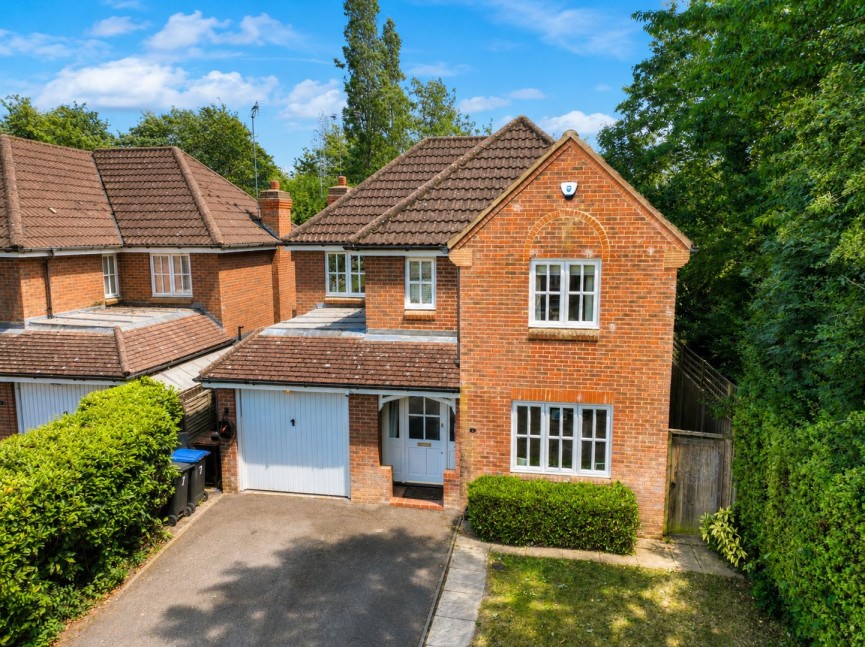 4 bedroom House for Sale Cedar Walk, Welwyn Garden City, Hertfordshire