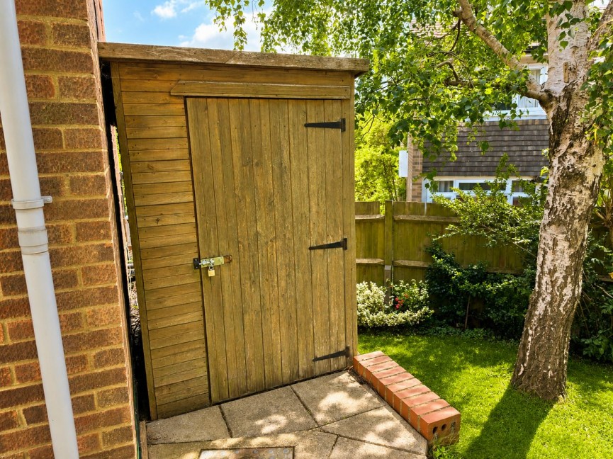 2 bedroom Flat for Sale Codicote, Hitchin, Hertfordshire