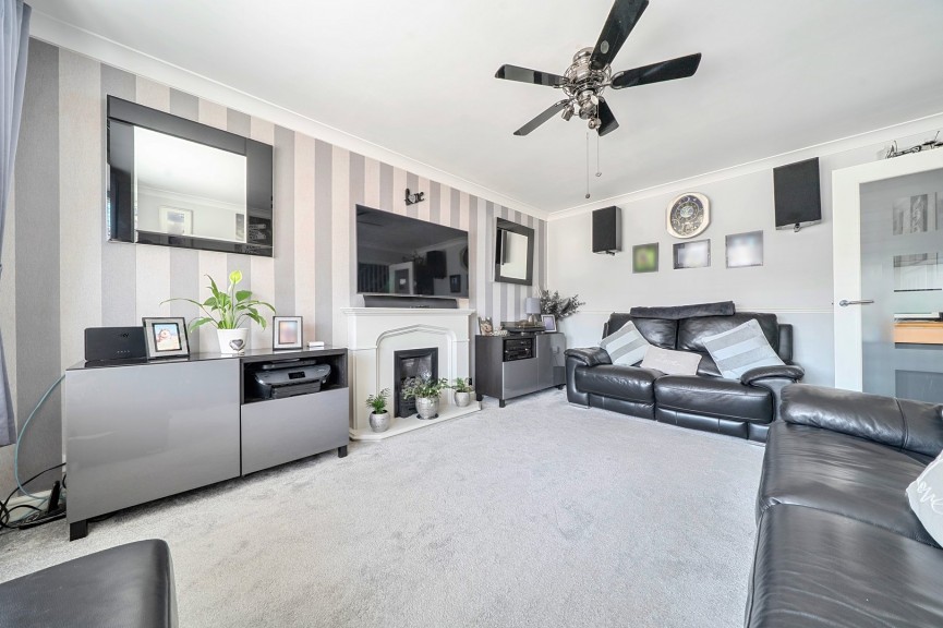 4 bedroom House for Sale Queens Close, Flitwick, Bedfordshire
